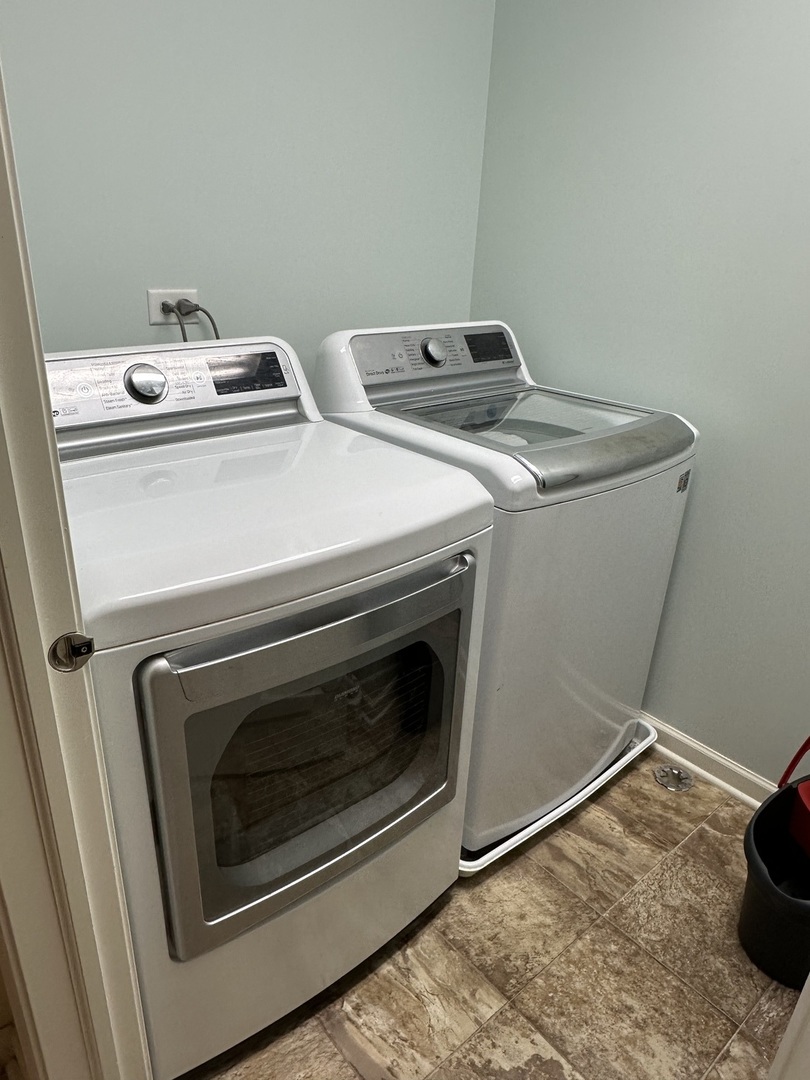 5102 Monroe Street Matteson, IL 60443 - Photo 43 of 54 a utility room with dryer and washer