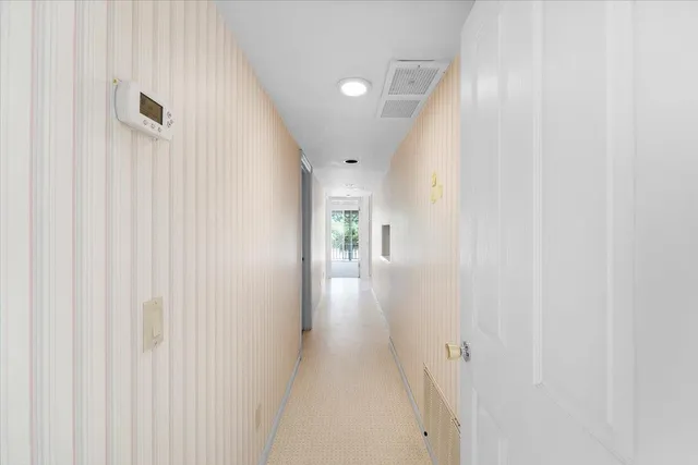 a view of entryway with an empty room