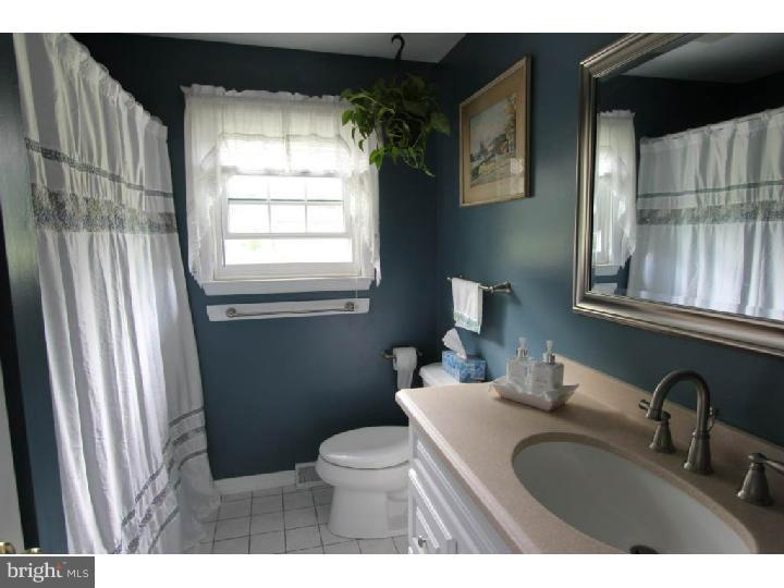 1363 Ridgeview Circle Downingtown, PA 19335 - Photo 19 of 24 Bathroom