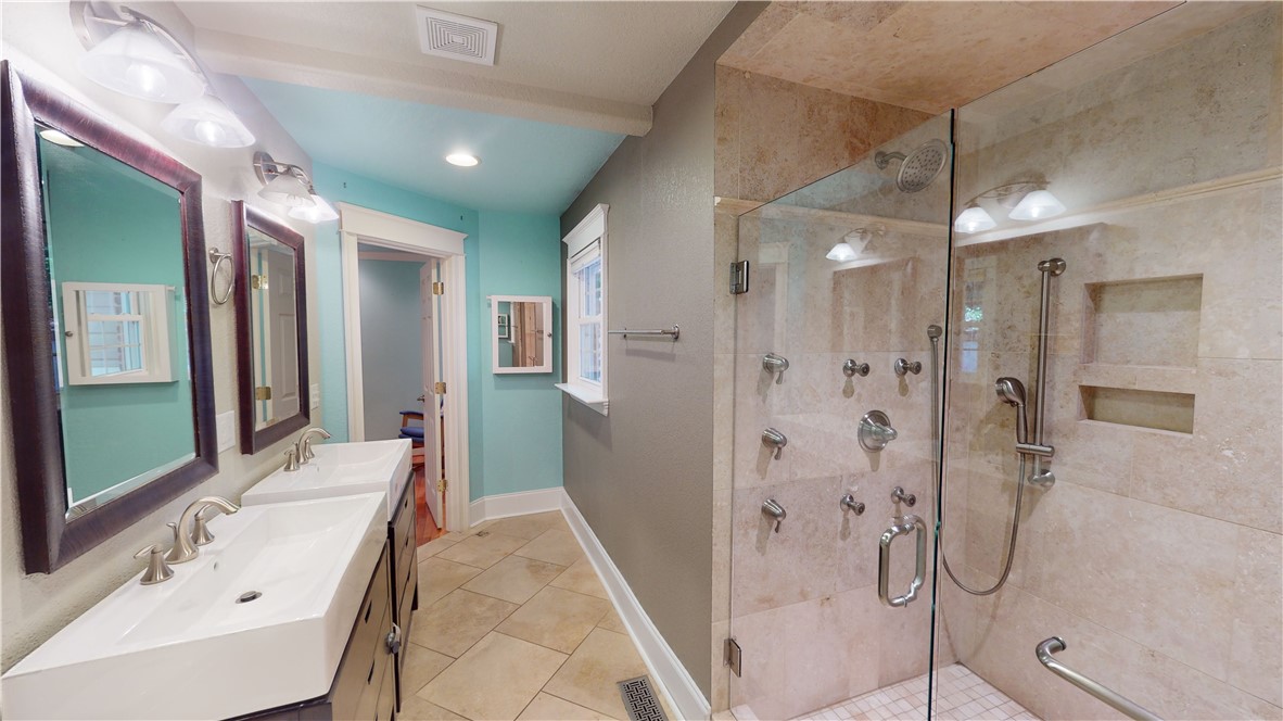 408 Rock Creek Road Clemson, SC 29631 - Photo 13 of 26 En suite