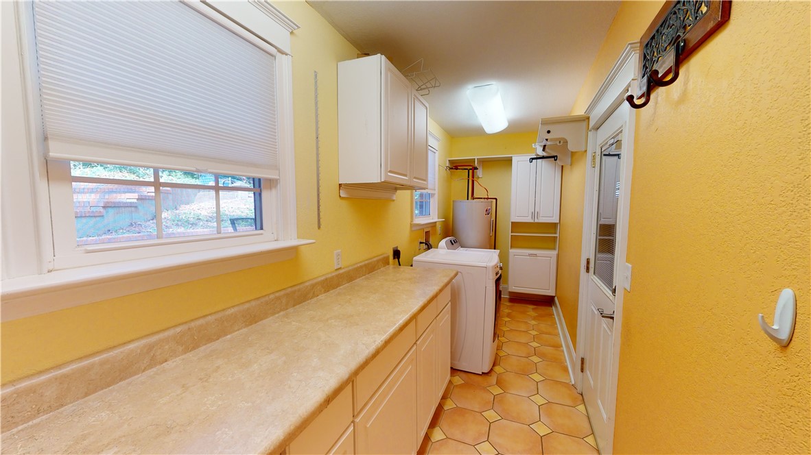 408 Rock Creek Road Clemson, SC 29631 - Photo 20 of 26 Mud room