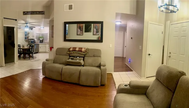 $445,950 | 533 Calypso Drive, Henderson, NV 89002