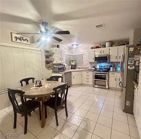 $445,950 | 533 Calypso Drive, Henderson, NV 89002