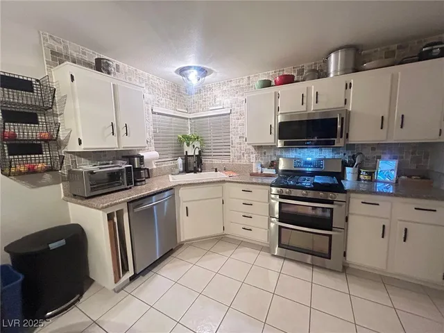 $445,950 | 533 Calypso Drive, Henderson, NV 89002