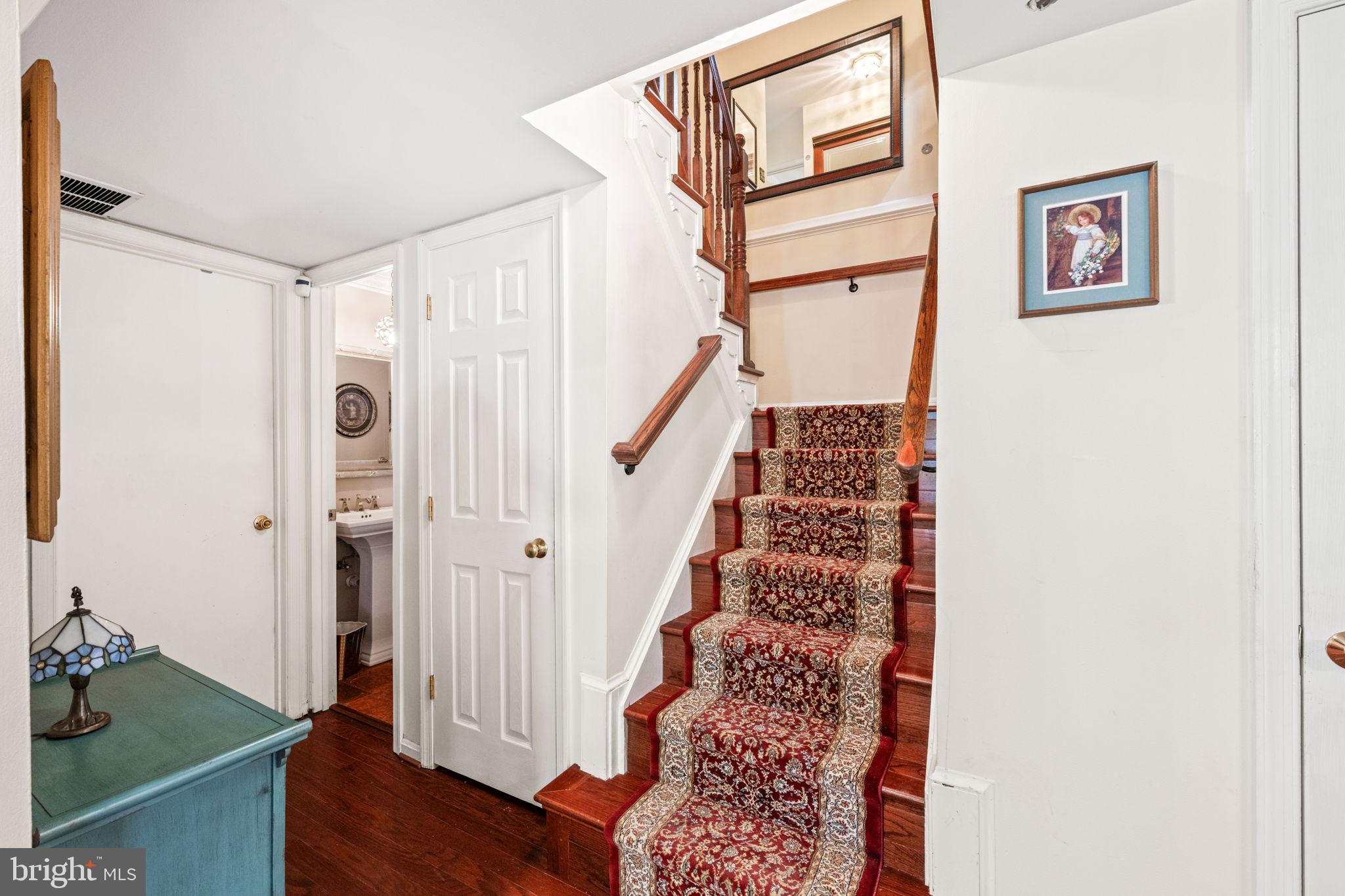 6813 Landor Lane Springfield, VA 22152 - Photo 22 of 60