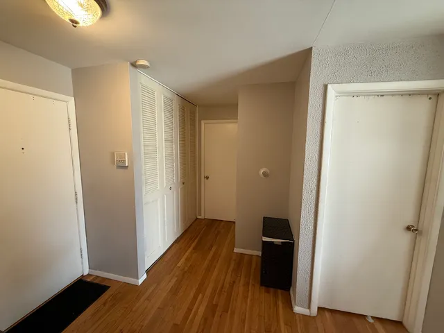 $179,900 | 8936 Northshore Drive, Unit 104D, Des Plaines, IL 60016