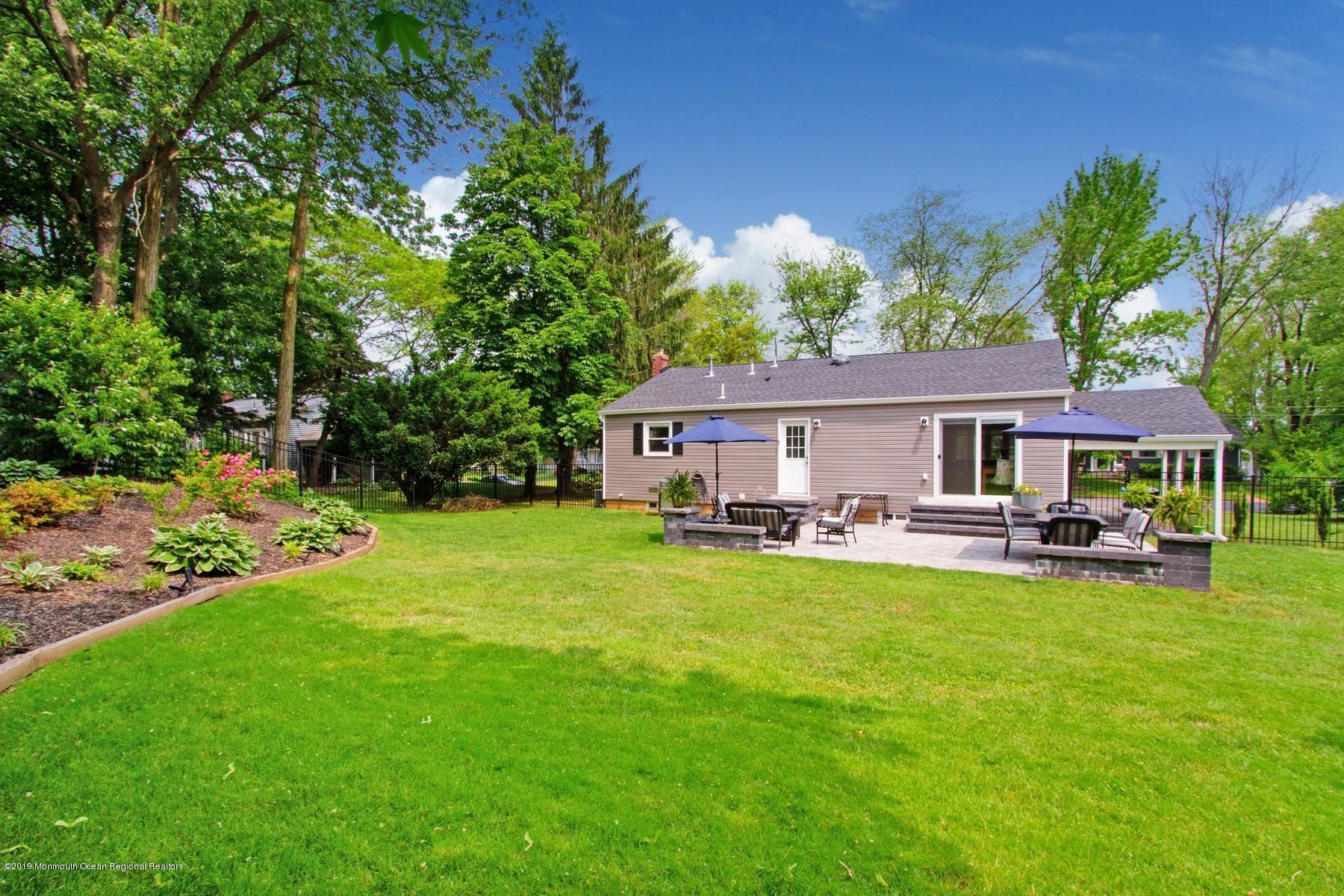 272 Edgemoor Road Belford, NJ 07718 - Photo 27 of 32 027-315518-31_7818993
