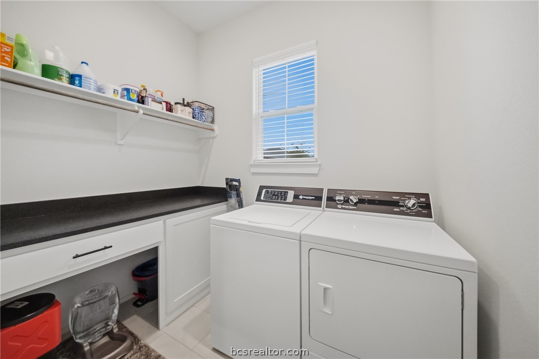 3520 Fairhope Way Bryan, TX 77808 - Photo 29 of 39 a utility room with dryer and washer