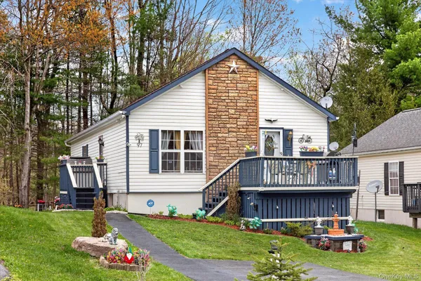 $345,000 | 97 Timber Hill Lane, South Fallsburg, NY 12779