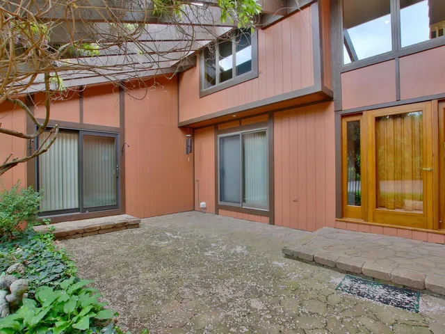 $625,000 | 405 Country Club Road, Arkansas City, KS 67005