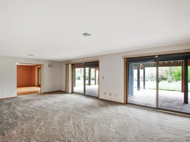 $625,000 | 405 Country Club Road, Arkansas City, KS 67005