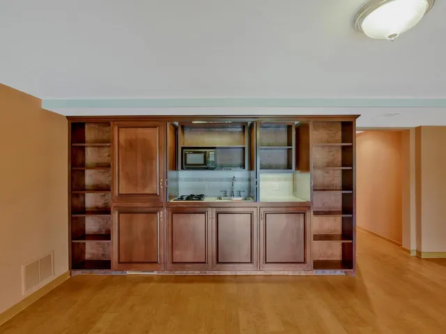 $625,000 | 405 Country Club Road, Arkansas City, KS 67005