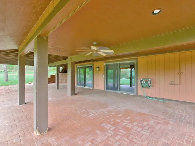 $625,000 | 405 Country Club Road, Arkansas City, KS 67005