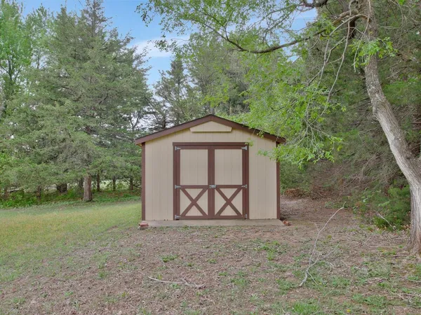 $625,000 | 405 Country Club Road, Arkansas City, KS 67005