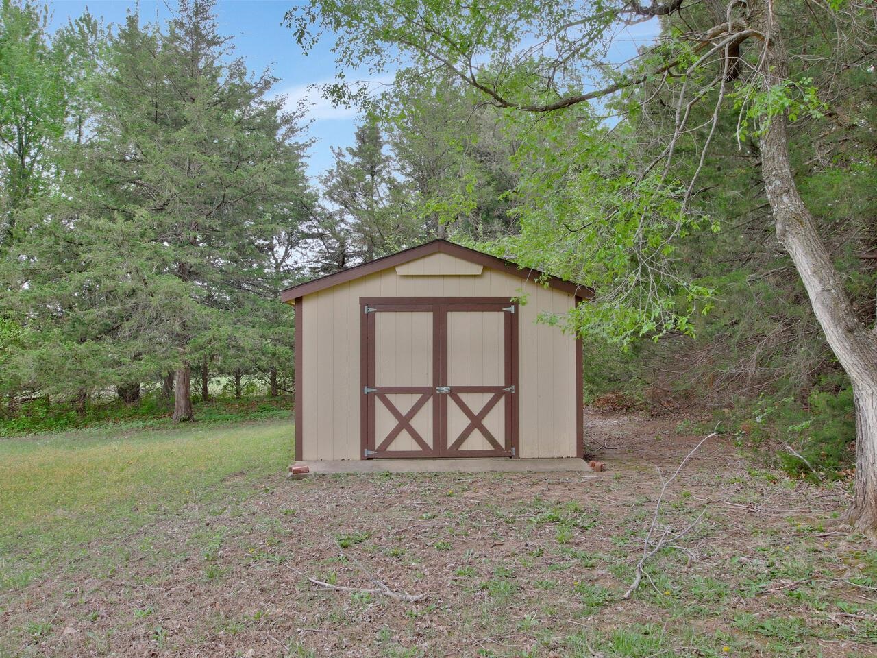 405 Country Club Road Arkansas City, KS 67005 - Photo 6 of 36