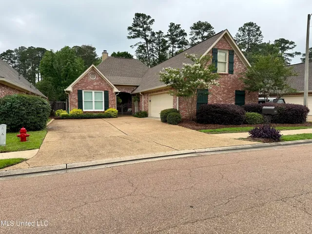$385,000 | 771 Versailles Drive, Ridgeland, MS 39157