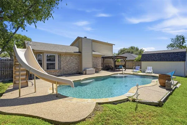 $349,900 | 6021 Dusty Road, Watauga, TX 76148