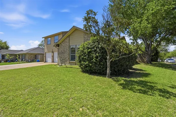 $349,900 | 6021 Dusty Road, Watauga, TX 76148
