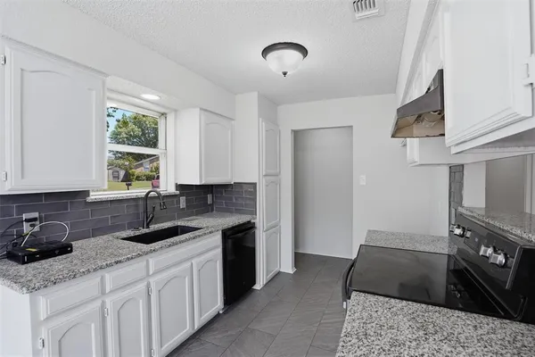 $349,900 | 6021 Dusty Road, Watauga, TX 76148