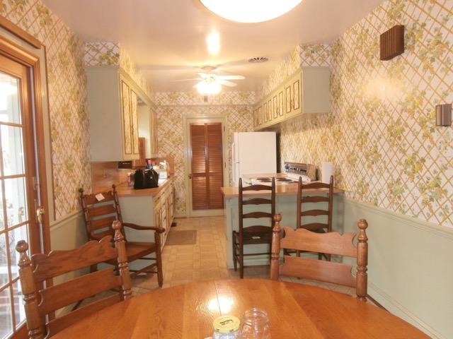 1140 Persinger Road Southwest Roanoke, VA 24015 - Photo 9 of 20 Kitchen