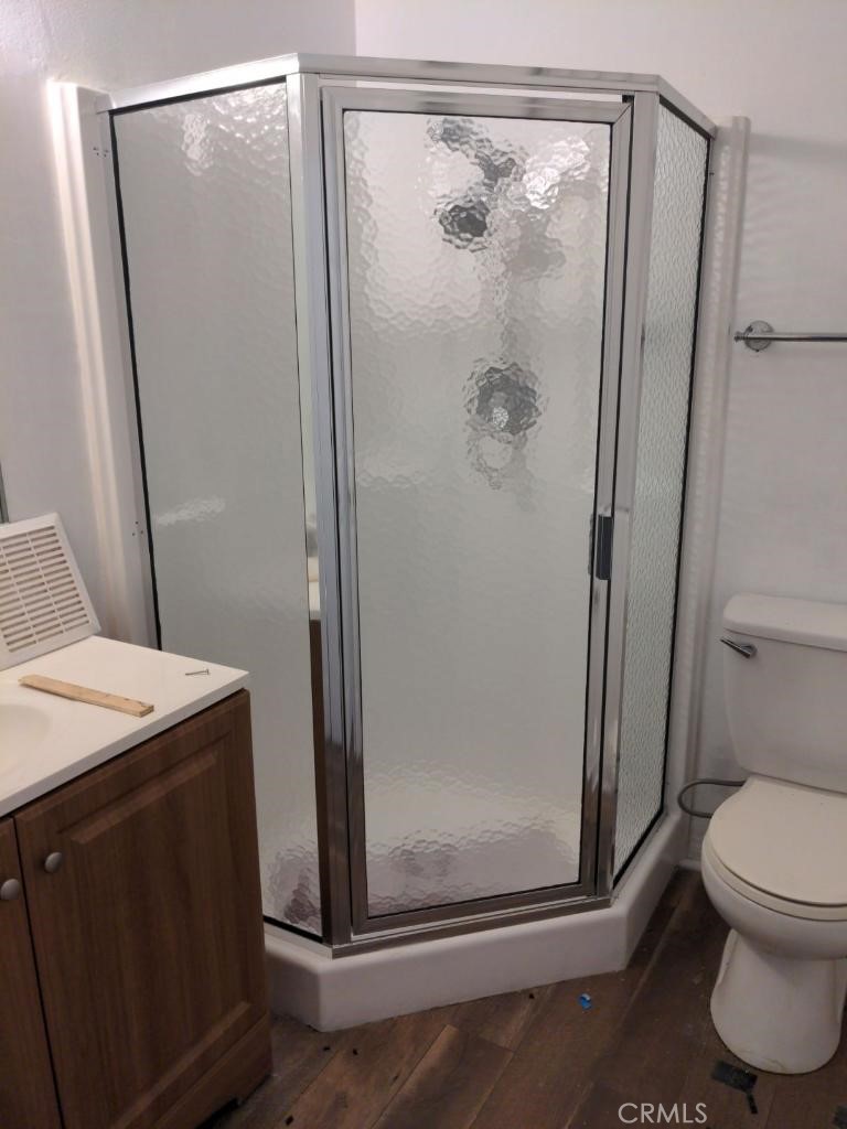 212 Rochester Avenue Huntington Beach, CA 92648 - Photo 9 of 10 ensuite bathroom 2