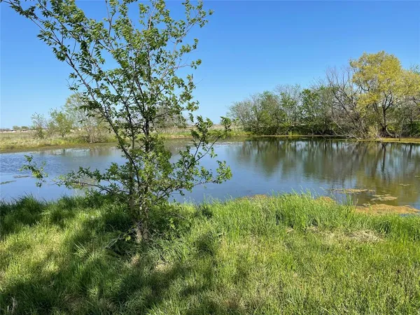 $695,000 | 394 Emerald Glenn Lane, Pilot Point, TX 76258