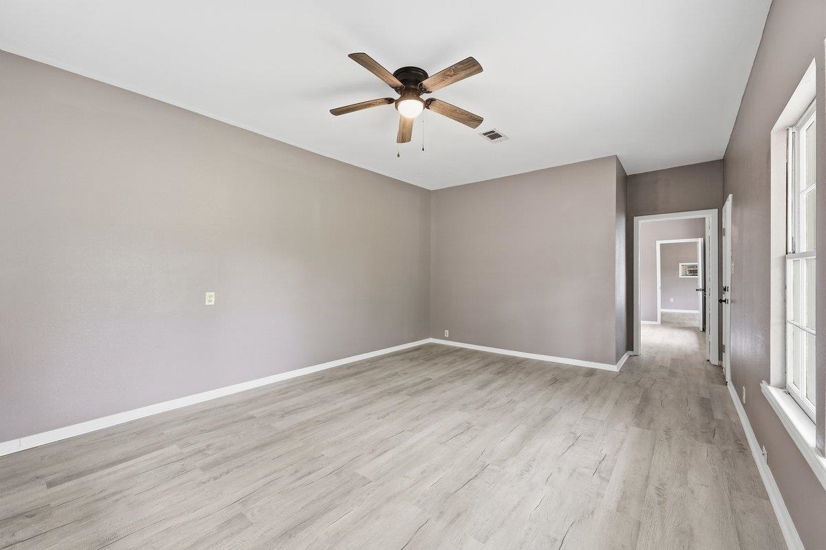 1098 Terry Road Vidor, TX 77662 - Photo 9 of 46