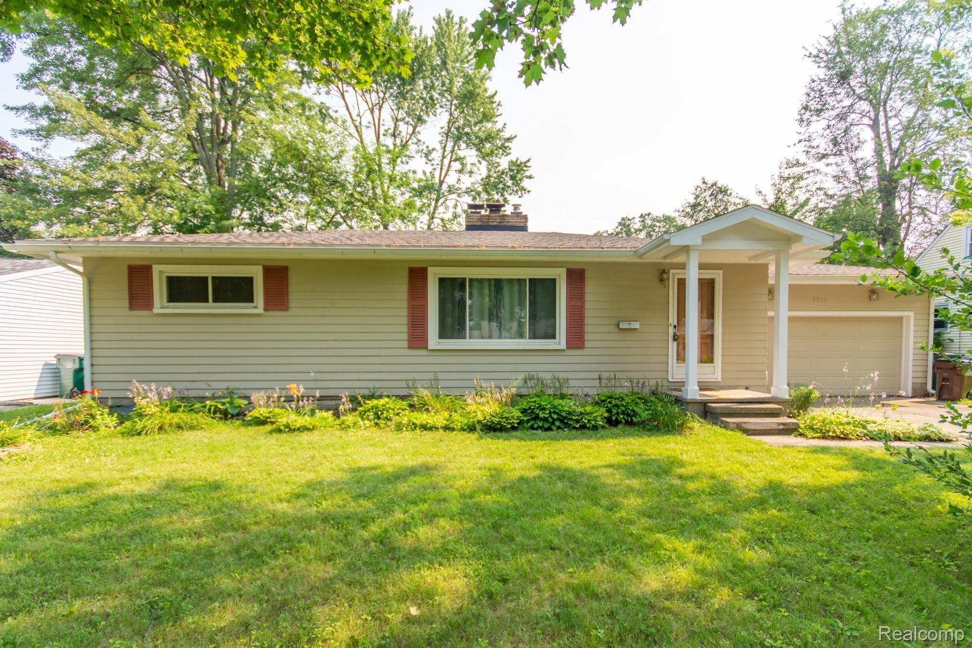 3313 Sunnylane Lansing, MI 48906 - Photo 1 of 21 DSC_1733.jpg