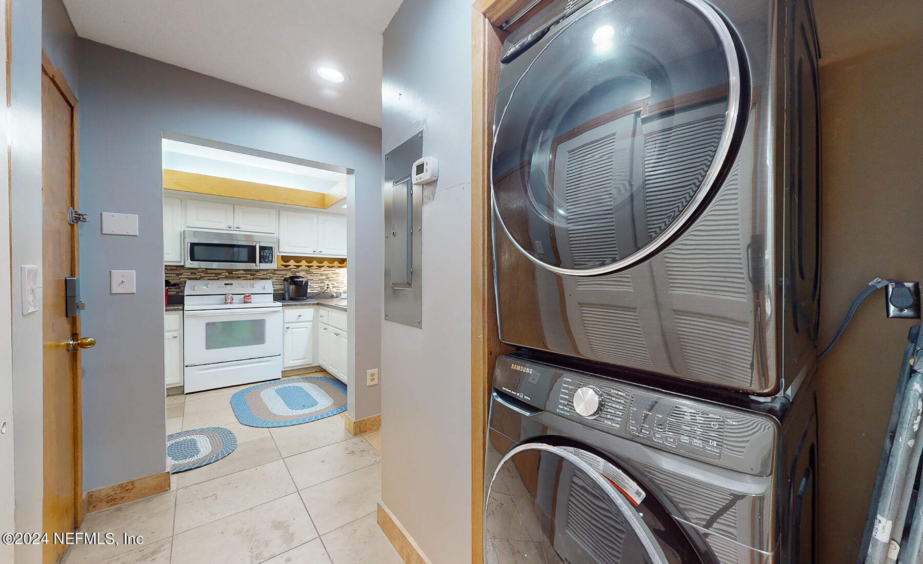 2910 Ravines Road, Unit 1106 Middleburg, FL 32068 - Photo 8 of 25 Laundry