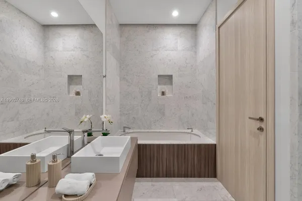 $50,000 | 1000 Brickell Plaza, Unit UPH6202, Miami, FL 33131