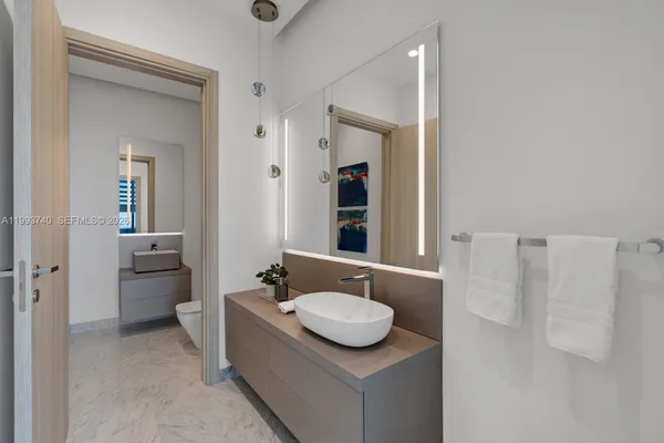 $50,000 | 1000 Brickell Plaza, Unit UPH6202, Miami, FL 33131