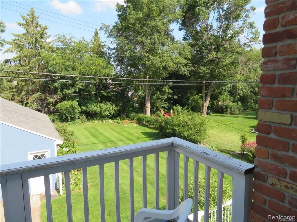 24 South Holcomb Road Clarkston, MI 48346 - Photo 13 of 61 13.jpg
