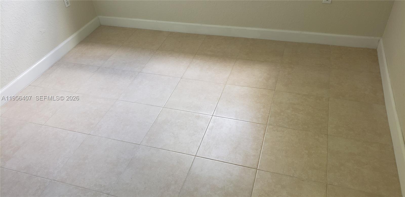 2811 Southeast 17th Avenue, Unit 202 Homestead, FL 33035 - Photo 29 of 71 a bathroom with a bathtub