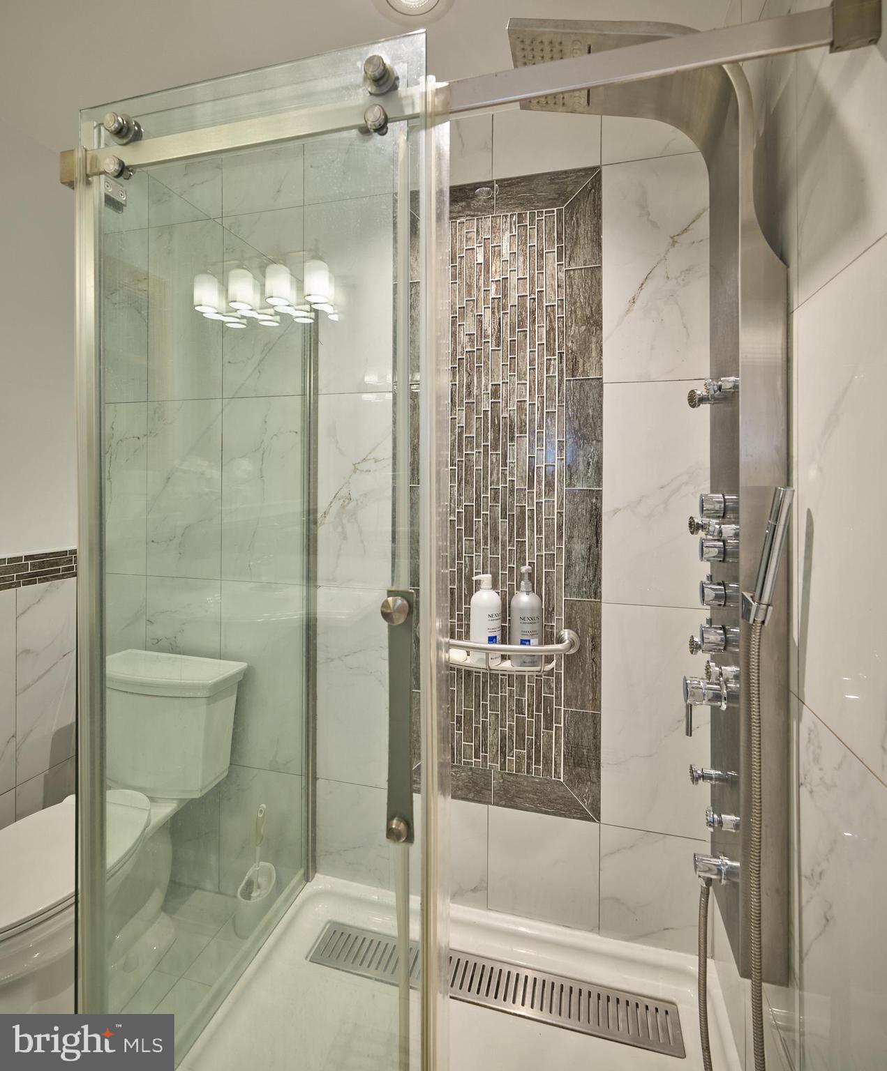571 Constitution Road Lansdale, PA 19446 - Photo 23 of 46 First Floor Full Bath