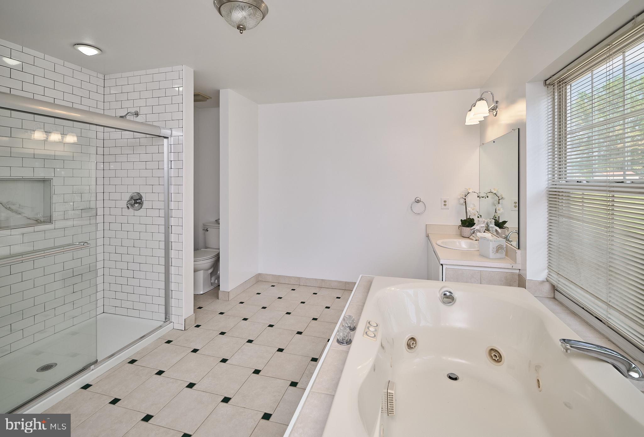571 Constitution Road Lansdale, PA 19446 - Photo 31 of 46 Primary Full Bath