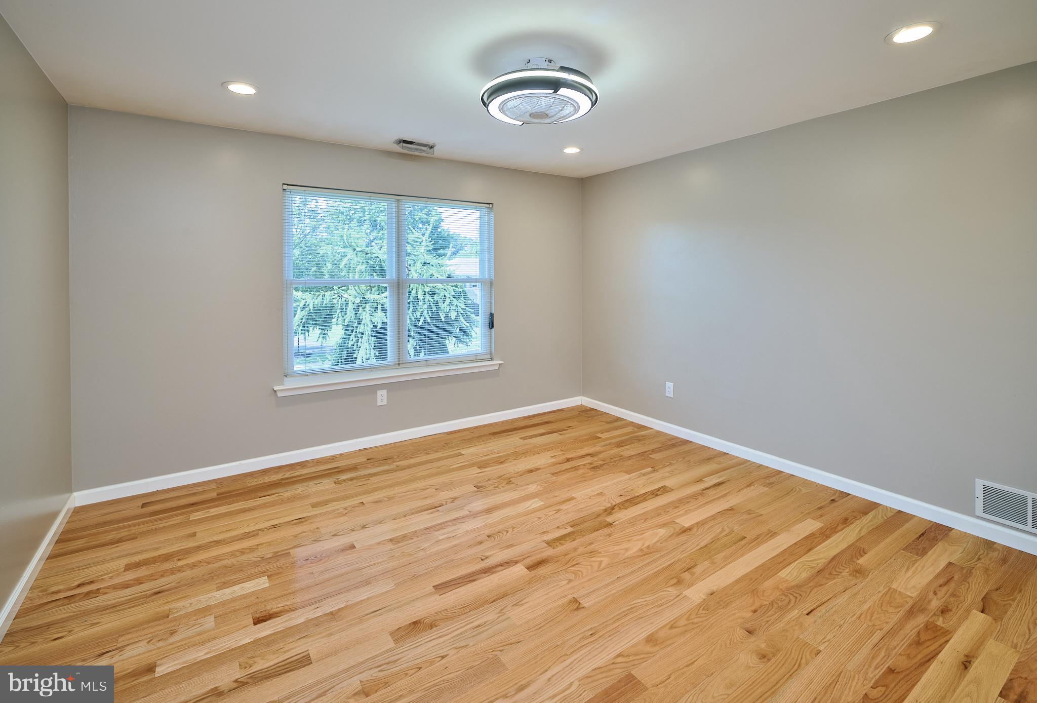 571 Constitution Road Lansdale, PA 19446 - Photo 34 of 46 Guest Room