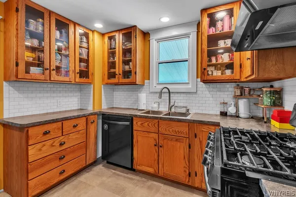 $237,900 | 342 Parkwood Avenue, Tonawanda, NY 14217