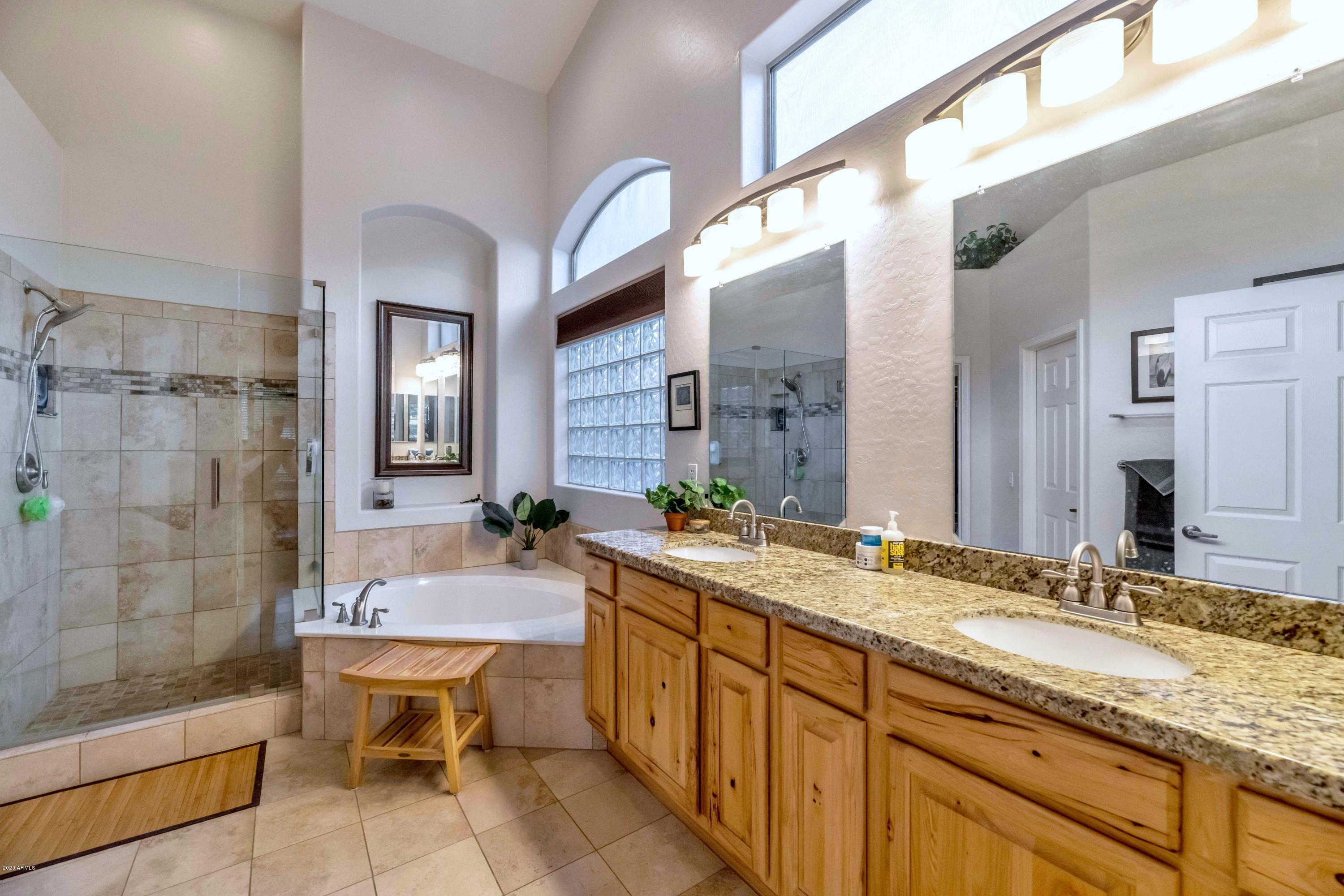 4223 West Saddlehorn Road Phoenix, AZ 85083 - Photo 17 of 26 Master bath