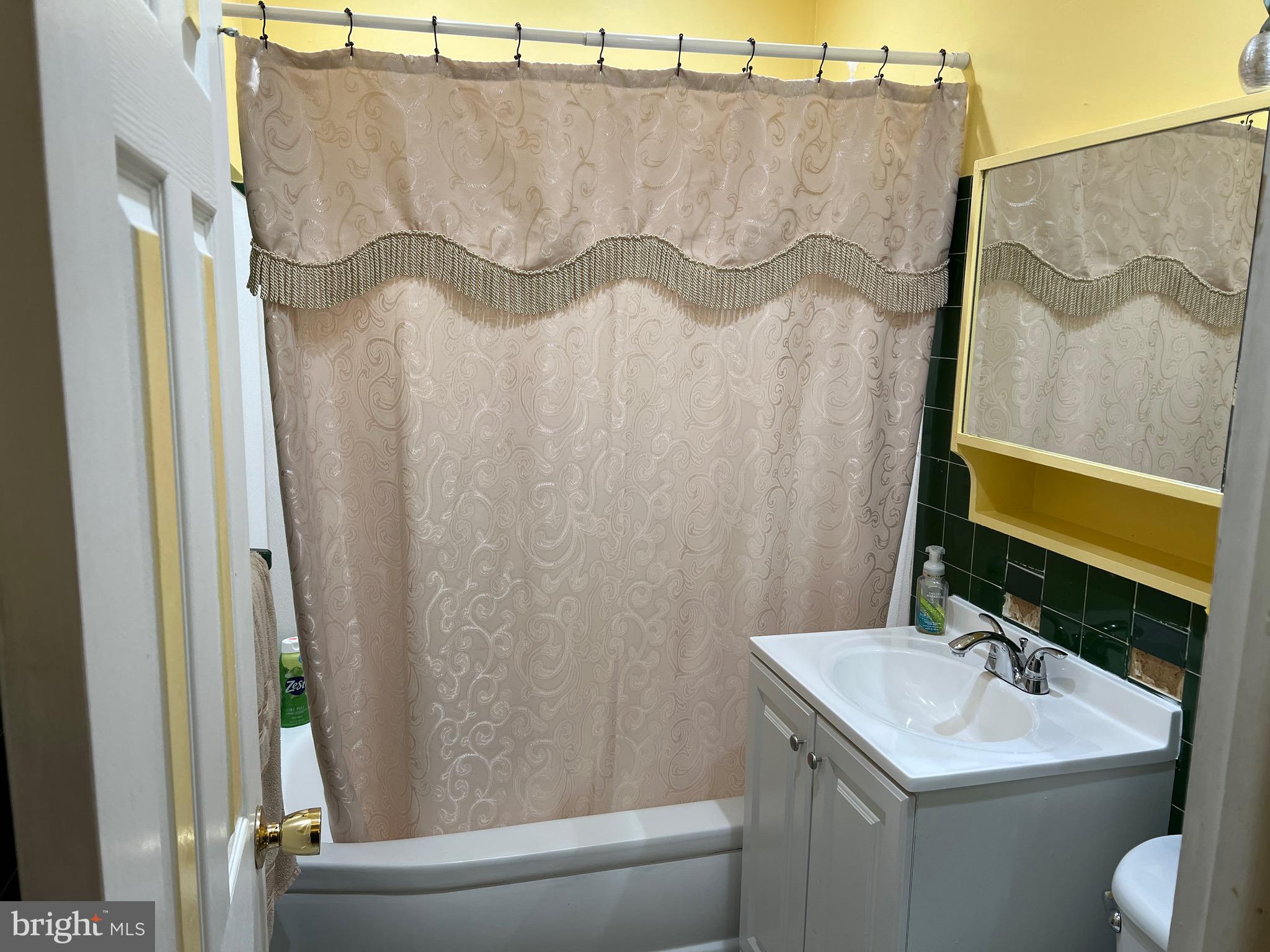 9318 Trout Road Philadelphia, PA 19115 - Photo 5 of 23
