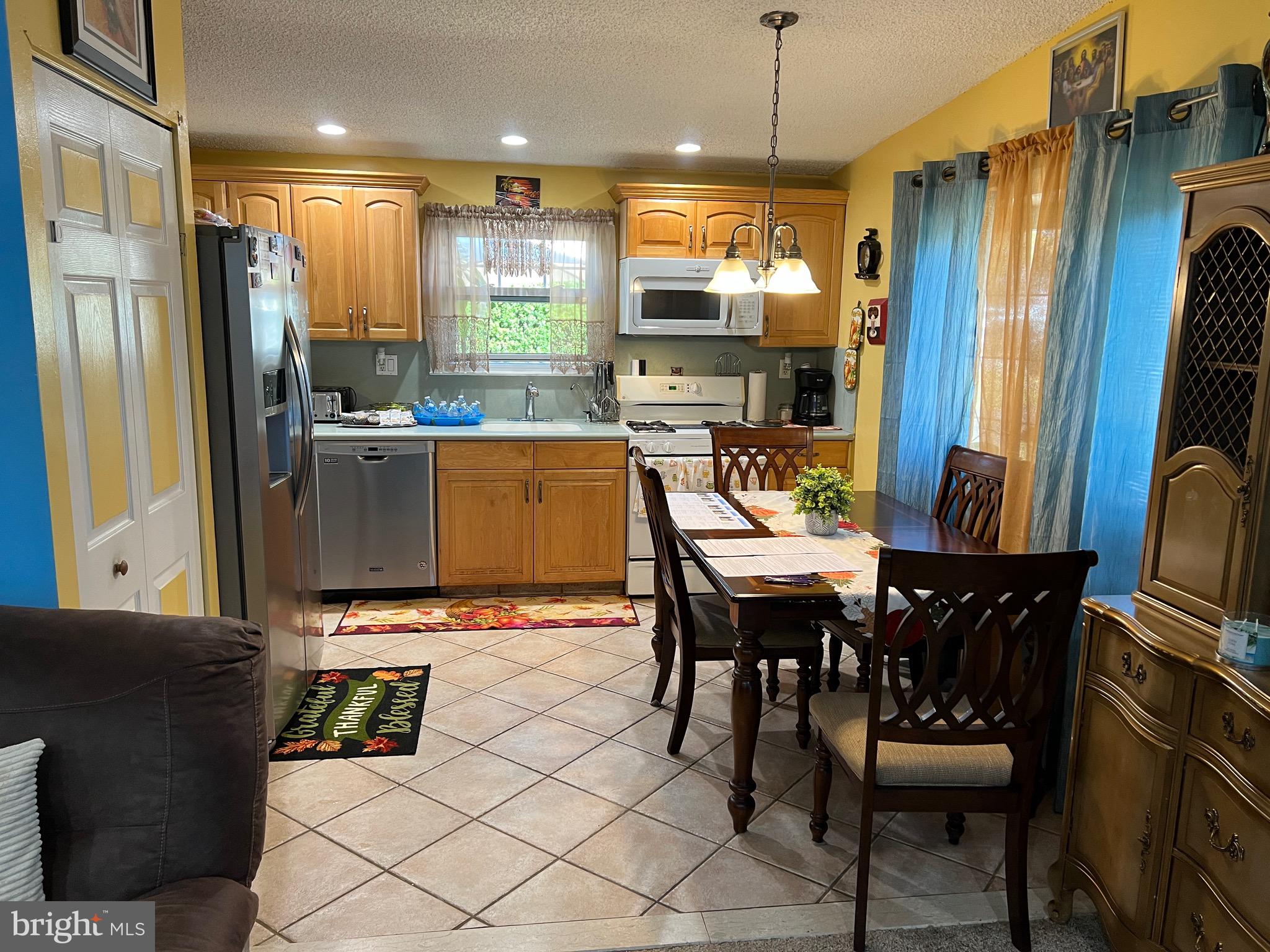9318 Trout Road Philadelphia, PA 19115 - Photo 6 of 23