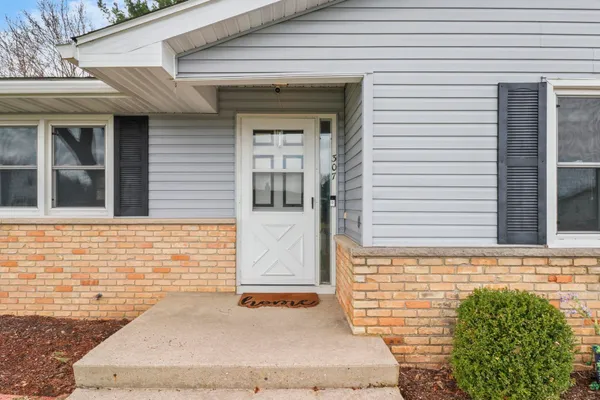 $494,900 | 307 South Holiday Drive, Waunakee, WI 53597