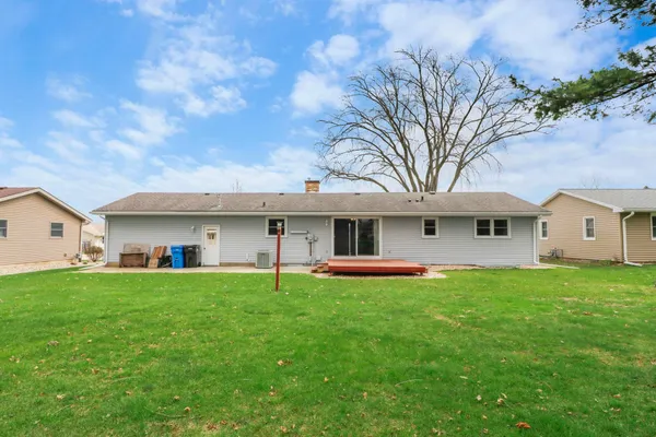 $494,900 | 307 South Holiday Drive, Waunakee, WI 53597