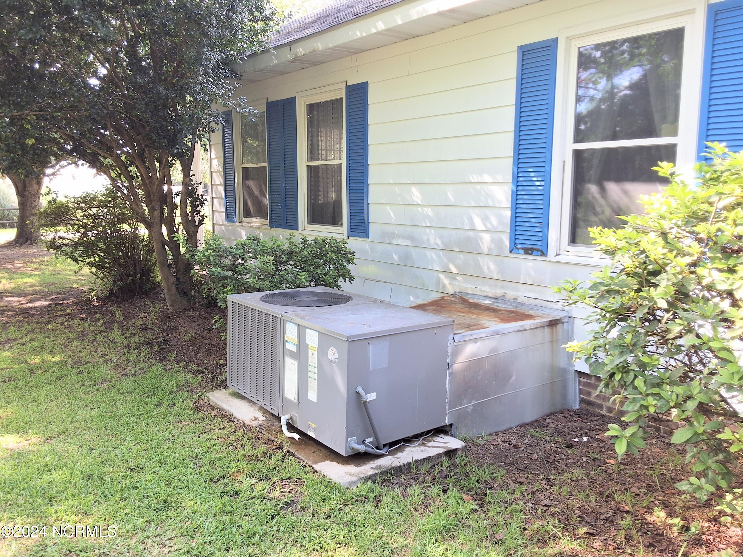 448 Evergreen Baptist Road Evergreen, NC 28438 - Photo 69 of 77 20240814_160820