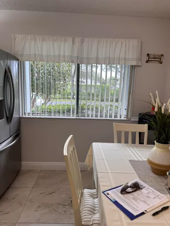$2,000 | 6698 10th Avenue North, Unit 116, Lake Worth, FL 33467