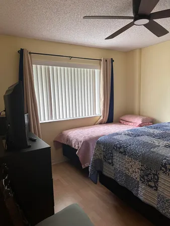 $2,000 | 6698 10th Avenue North, Unit 116, Lake Worth, FL 33467