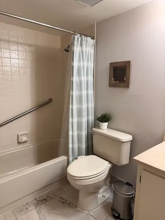 $2,000 | 6698 10th Avenue North, Unit 116, Lake Worth, FL 33467