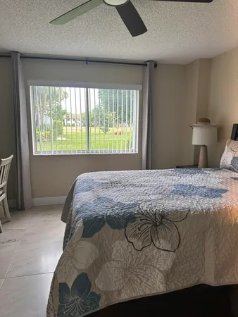 $2,000 | 6698 10th Avenue North, Unit 116, Lake Worth, FL 33467
