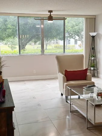 $2,000 | 6698 10th Avenue North, Unit 116, Lake Worth, FL 33467