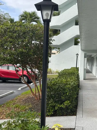 $2,000 | 6698 10th Avenue North, Unit 116, Lake Worth, FL 33467