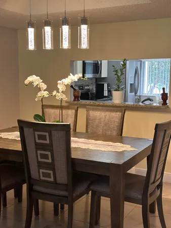 $2,000 | 6698 10th Avenue North, Unit 116, Lake Worth, FL 33467